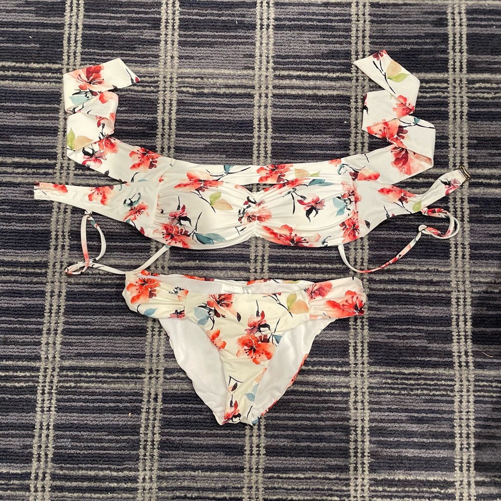 Lucky Brand White and Black Bikini Set Size XS